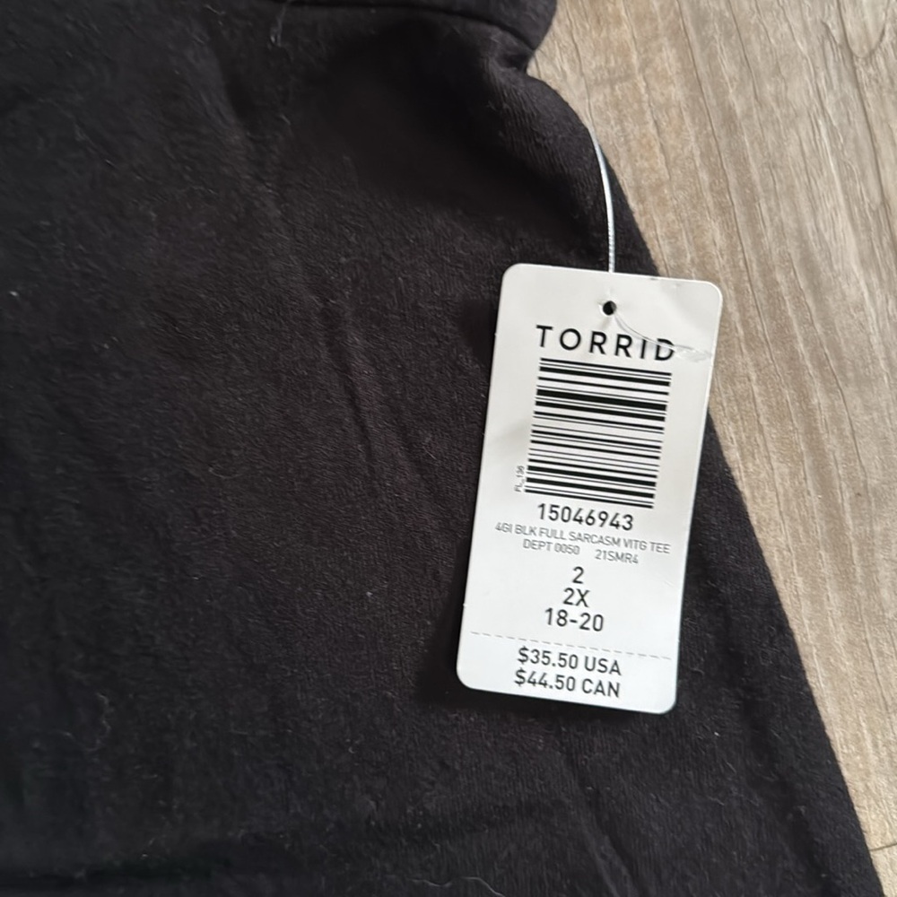 Torrid Graphic Tee - Picture 3 of 5